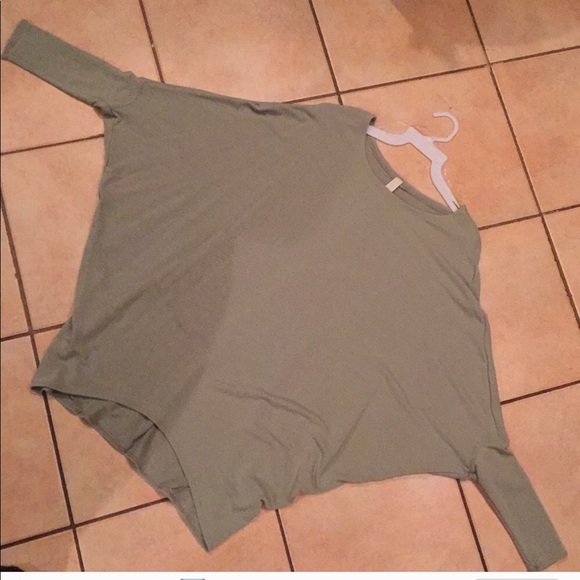 Soft Red Knit Dolman sleeve on off shoulder top - Picture 4 of 6